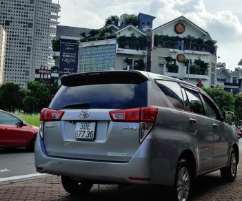 Toyota Innova 2017 - Cần bán xe Toyota Innova sản xuất 2017, màu bạc