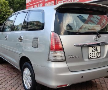 Toyota Innova 2.0E 2017 - Bán xe Toyota Innova 2.0E đời 2017, màu bạc, số sàn, giá 329tr