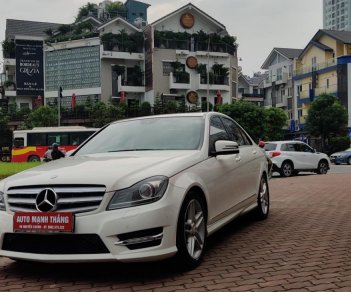 Mercedes-Benz C300 2012 - Bán xe Mercedes C300 AMG 2012, màu trắng, giá 610tr