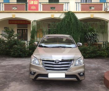 Toyota Innova 2.0E 2016 - Cần bán Toyota Innova 2.0E đời 2016, màu vàng, chính chủ