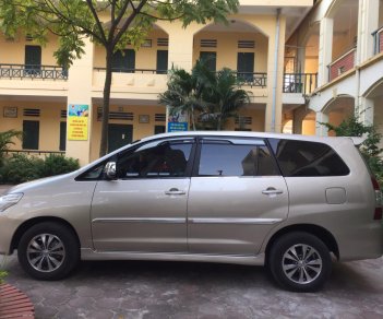 Toyota Innova 2.0E 2016 - Cần bán Toyota Innova 2.0E đời 2016, màu vàng, chính chủ