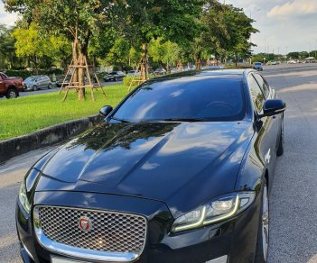 Jaguar XJ 2016 - Bán ô tô Jaguar XJL cực đẹp đăng kí lần đầu 2018, màu đen, xe nhập