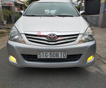 Toyota Innova   G  2010 - Xe Toyota Innova G năm sản xuất 2010, màu bạc xe gia đình 