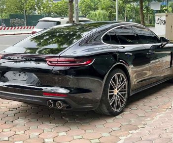 Porsche Panamera     2018 - Cần bán Porsche Panamera sản xuất 2018, màu đen, xe nhập còn mới