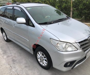 Toyota Innova 2014 - Cần bán Toyota Innova sản xuất 2014, màu bạc xe gia đình