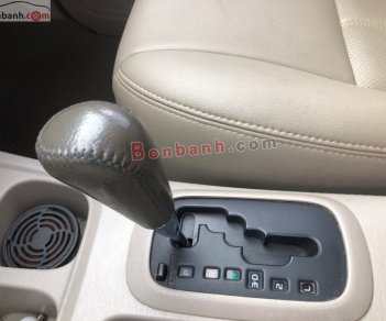 Toyota Innova 2014 - Cần bán Toyota Innova sản xuất 2014, màu bạc xe gia đình