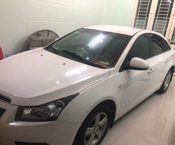 Chevrolet Cruze 2013 - Cần bán xe Chevrolet Cruze sản xuất 2013, màu trắng, số sàn, giá 290tr