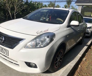 Nissan Sunny 2015 - Bán Nissan Sunny năm 2015, màu trắng, nhập khẩu