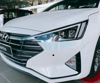 Hyundai Elantra   2021 - Bán ô tô Hyundai Elantra đời 2021, màu trắng, 545 triệu