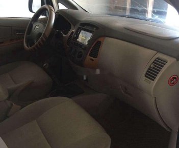 Toyota Innova   2011 - Cần bán Toyota Innova đời 2011, màu bạc