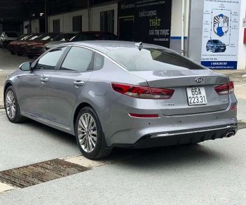 Kia Optima   2.0 Luxury 2019 - Bán Kia Optima 2.0 Luxury sản xuất năm 2019, màu xám còn mới 