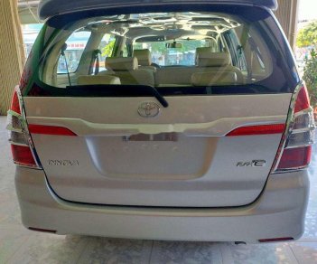 Toyota Innova 2014 - Cần bán Toyota Innova 2014, màu bạc số sàn, giá chỉ 348 triệu