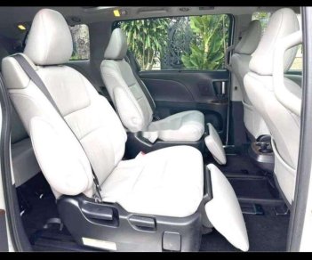 Toyota Sienna     2015 - Cần bán gấp Toyota Sienna năm sản xuất 2015, màu trắng xe gia đình