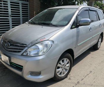 Toyota Innova    2011 - Bán ô tô Toyota Innova 2011, màu bạc xe gia đình