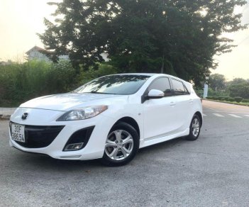 Mazda 3 2010 - Cần bán gấp Mazda 3 sản xuất 2010, màu trắng, nhập khẩu nguyên chiếc  