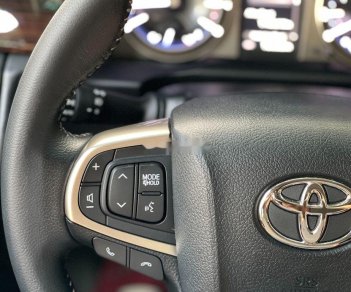 Toyota Innova 2018 - Bán ô tô Toyota Innova năm 2018, màu xám xe gia đình, giá tốt