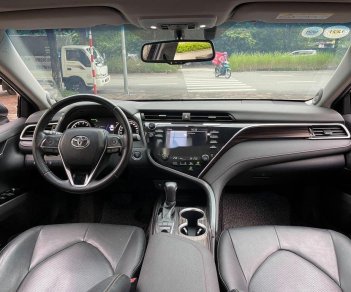 Toyota Camry 2019 - Bán ô tô Toyota Camry sản xuất 2019, màu đen, xe nhập 