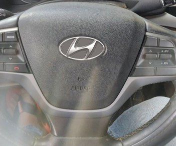 Hyundai Elantra   2.0 AT 2018 - Cần bán Hyundai Elantra 2.0 AT sản xuất 2018, màu trắng  