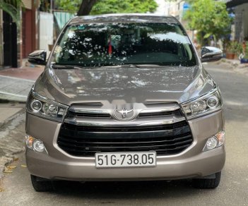 Toyota Innova 2018 - Bán ô tô Toyota Innova năm 2018, màu xám xe gia đình, giá tốt