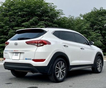 Hyundai Tucson 2016 - Bán Hyundai Tucson 2016, màu trắng, nhập khẩu nguyên chiếc chính chủ