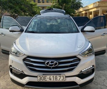 Hyundai Santa Fe   2017 - Bán xe Hyundai Santa Fe đời 2017, màu trắng, xe nhập, giá 860tr