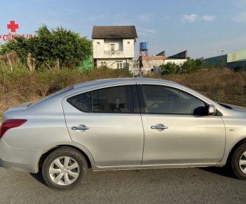 Nissan Sunny     2017 - Bán ô tô Nissan Sunny năm 2017, màu bạc, nhập khẩu nguyên chiếc  