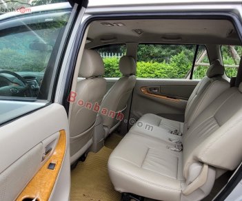 Toyota Innova 2010 - Cần bán Toyota Innova sản xuất 2010, màu bạc, 295 triệu