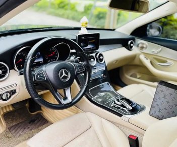 Mercedes-Benz C200 2016 - Cần bán Mercedes C200 năm 2016, màu đen, 895tr