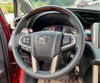 Cần bán gấp Toyota Innova 2.0 Venturer 2018, màu đỏ