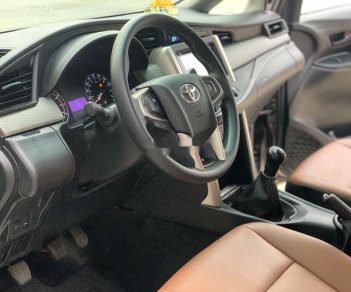 Toyota Innova 2019 - Bán xe Toyota Innova sản xuất năm 2019, màu xám số sàn, 545 triệu