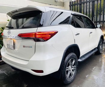 Bán xe Toyota Fortuner đời 2019, màu trắng còn mới