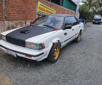 Nissan Bluebird 1986 - Bán xe Nissan Bluebird đời 1986, hai màu đen trắng, nhập khẩu giá cạnh tranh