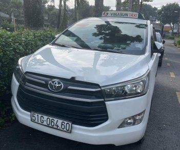 Toyota Innova 2018 - Cần bán lại xe Toyota Innova năm 2018, màu trắng  