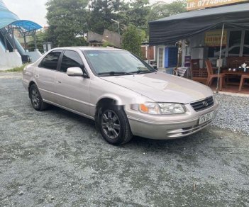 Toyota Camry 2000 - Cần bán xe Toyota Camry đời 2000, màu bạc 