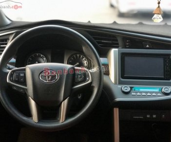 Toyota Innova   2.0G   2019 - Cần bán xe Toyota Innova 2.0G đời 2019, màu bạc xe gia đình