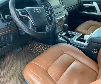 Toyota Land Cruiser   5.7 2020 - Cần bán gấp Toyota Land Cruiser 5.7 sản xuất năm 2020, màu đen 