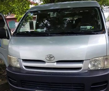 Toyota Hiace 2005 - Cần bán Toyota Hiace năm sản xuất 2005, màu bạc, giá tốt