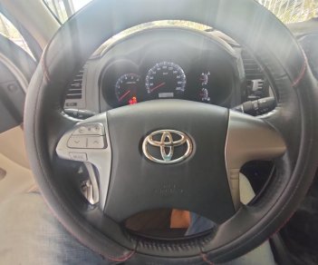 Toyota Fortuner 2015 - Bán ô tô Toyota Fortuner đời 2015 giá 560tr