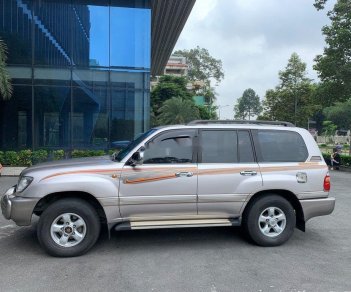 Toyota Land Cruiser    2000 - Bán ô tô Toyota Land Cruiser năm sản xuất 2000, màu bạc 