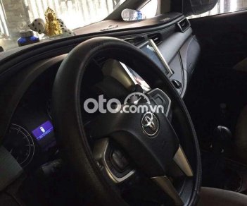 Toyota Innova 2.0E 2017 - Cần bán xe Toyota Innova 2.0E 2017, màu bạc, nhập khẩu xe gia đình