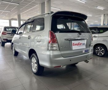 Toyota Innova 2.0G 2011 - Bán Toyota Innova 2.0G năm 2011, màu bạc