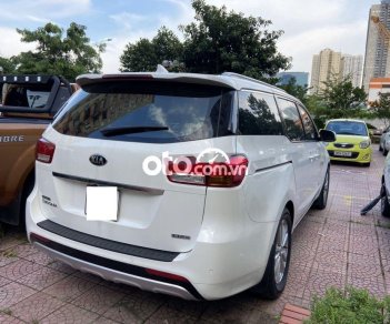 Kia Sedona 2016 - Cần bán Kia Sedona sản xuất 2016, màu trắng