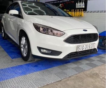 Ford Focus    2017 - Cần bán lại xe Ford Focus sản xuất năm 2017, màu trắng  