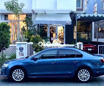 Volkswagen Jetta 2016 - Bán xe Volkswagen Jetta năm sản xuất 2016, màu xanh lam 