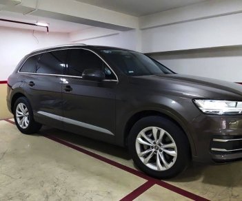 Audi Q7 2018 - Cần bán lại xe Audi Q7 sản xuất 2018, màu nâu, xe nhập còn mới