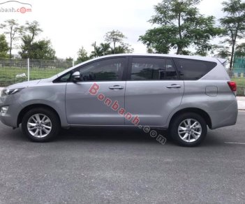 Toyota Innova   2.0E  2017 - Bán xe Toyota Innova 2.0E năm sản xuất 2017, màu bạc 