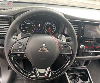 Mitsubishi Outlander   2.0 CVT Premium 2020 - Cần bán Mitsubishi Outlander 2.0 CVT Premium đời 2020, màu đen