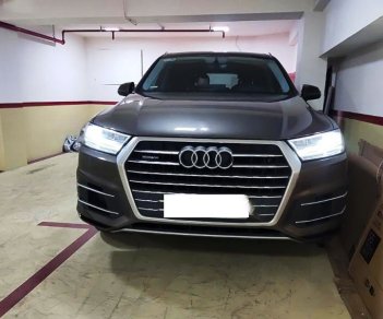 Audi Q7 2018 - Cần bán lại xe Audi Q7 sản xuất 2018, màu nâu, xe nhập còn mới