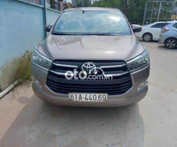 Toyota Innova 2018 - Cần bán lại xe Toyota Innova 2018, màu xám giá cạnh tranh