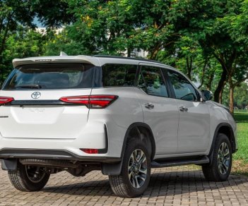 Toyota Fortuner 2021 - Toyota Fortuner 2021 nhiều ưu đãi, giảm giá sâu, tặng phụ kiện, đủ màu, sẵn xe giao ngay